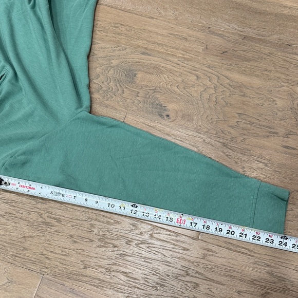 Vineyard Vines by Shep & Ian Green Pullover Quarter Zip Sweater Size Medium - Picture 8 of 9